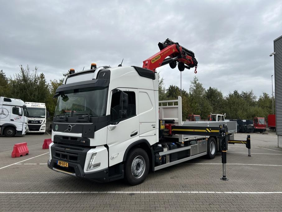 Volvo FMX met Palfinger kraan van Kuijpers Rental