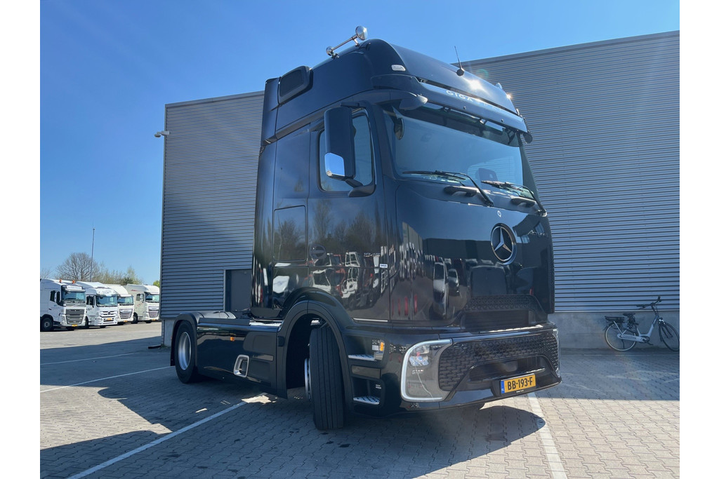 43907111